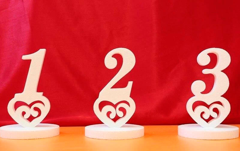 цифры из пенопласта